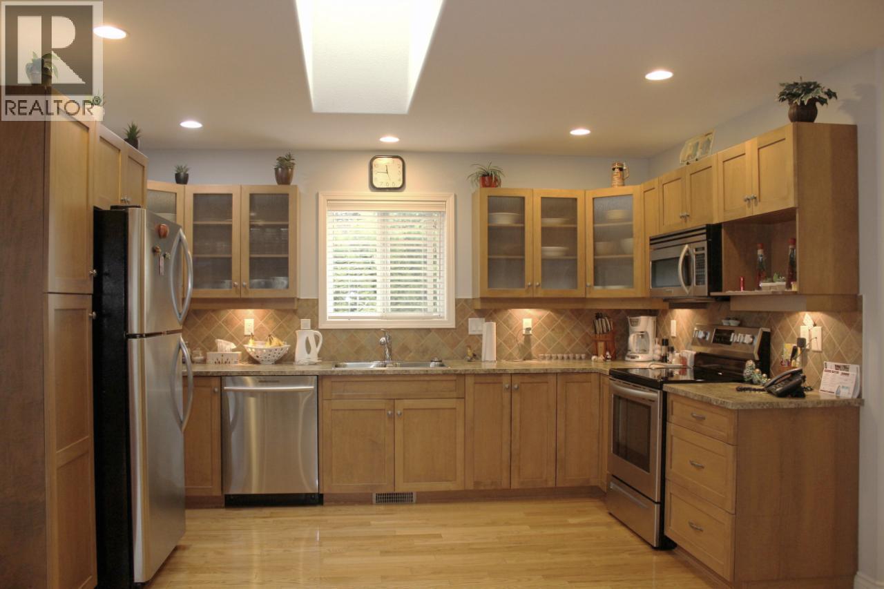 440 Ridge Place, Penticton, British Columbia  V2A 8N7 - Photo 8 - 10373096