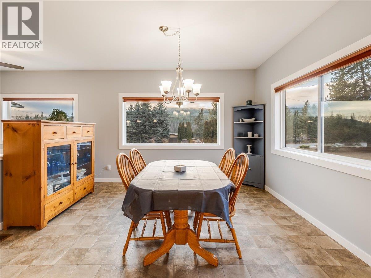 8480 Highway 22a, Trail, British Columbia  V1R 4W8 - Photo 15 - 10373003