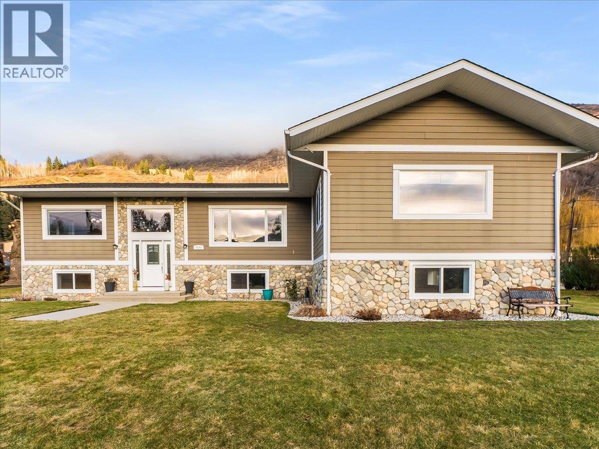 8480 Highway 22a, Trail, British Columbia  V1R 4W8 - Photo 2 - 10373003