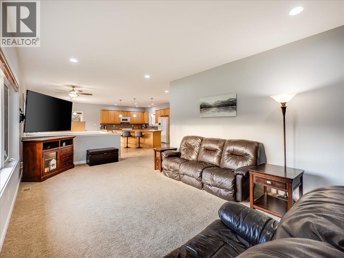 8480 Highway 22a, Trail, British Columbia  V1R 4W8 - Photo 20 - 10373003