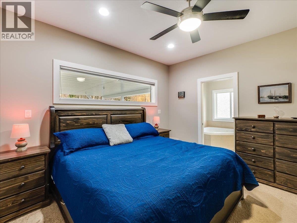 8480 Highway 22a, Trail, British Columbia  V1R 4W8 - Photo 22 - 10373003
