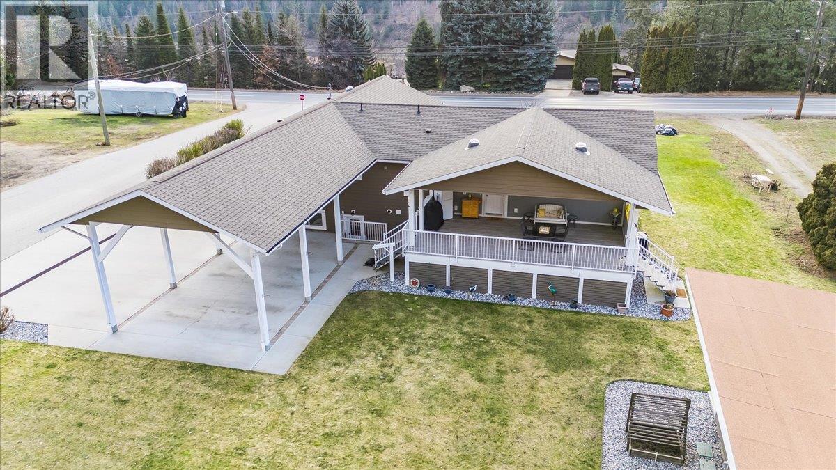 8480 Highway 22a, Trail, British Columbia  V1R 4W8 - Photo 3 - 10373003