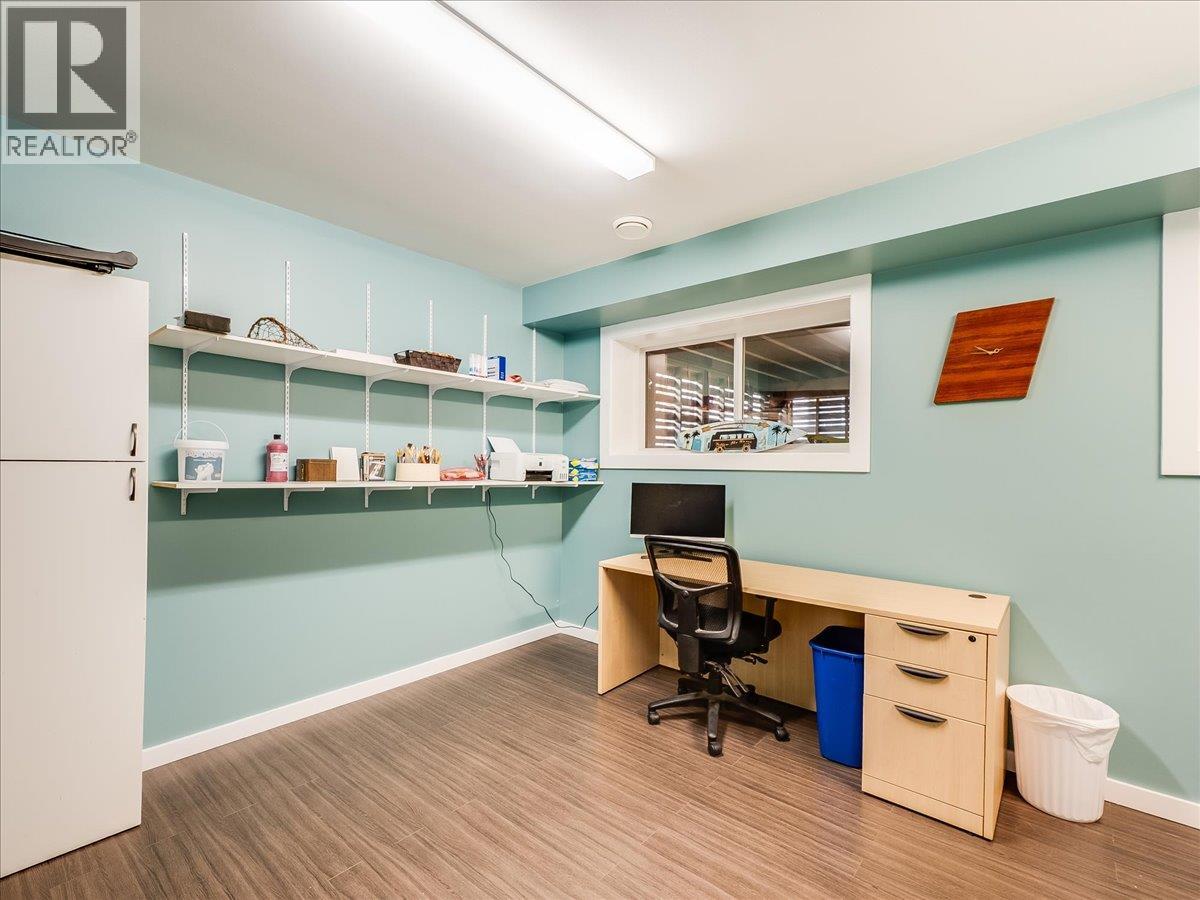 8480 Highway 22a, Trail, British Columbia  V1R 4W8 - Photo 33 - 10373003