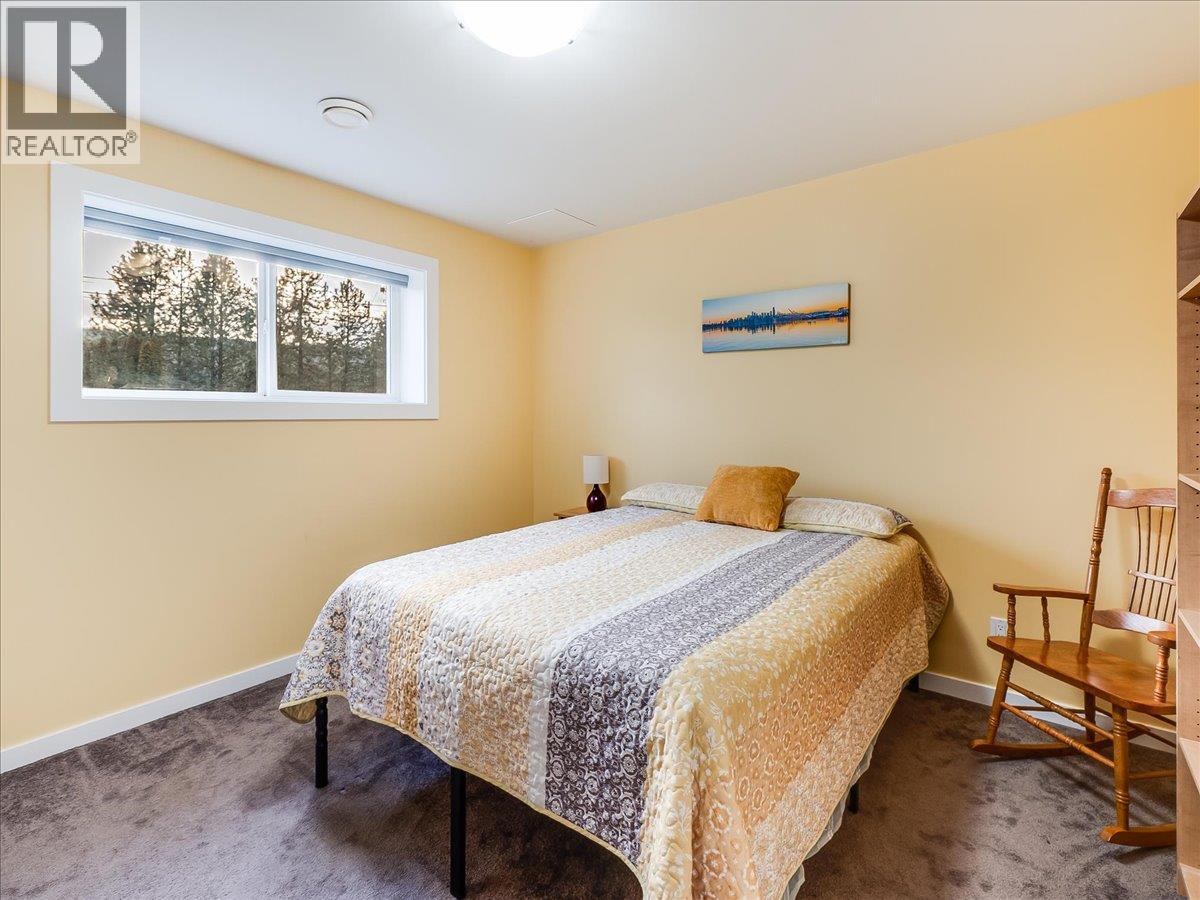 8480 Highway 22a, Trail, British Columbia  V1R 4W8 - Photo 35 - 10373003
