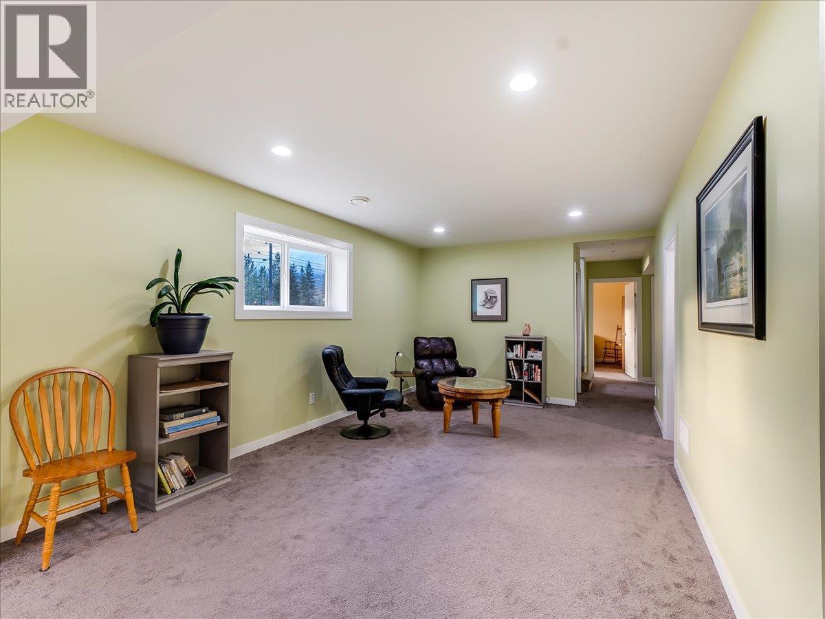 8480 Highway 22a, Trail, British Columbia  V1R 4W8 - Photo 39 - 10373003