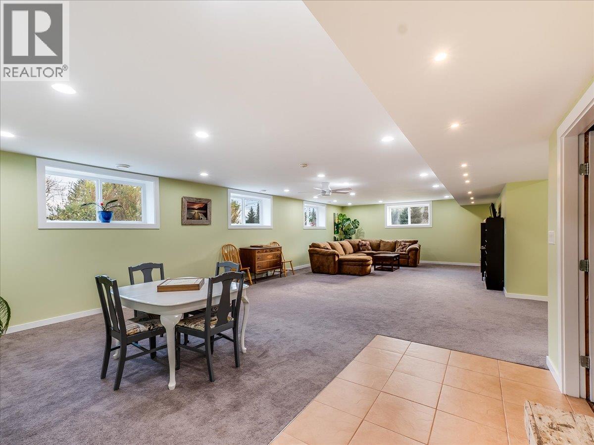 8480 Highway 22a, Trail, British Columbia  V1R 4W8 - Photo 43 - 10373003