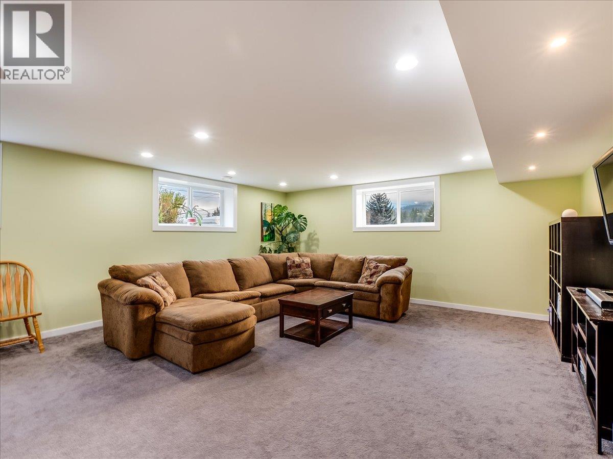 8480 Highway 22a, Trail, British Columbia  V1R 4W8 - Photo 45 - 10373003
