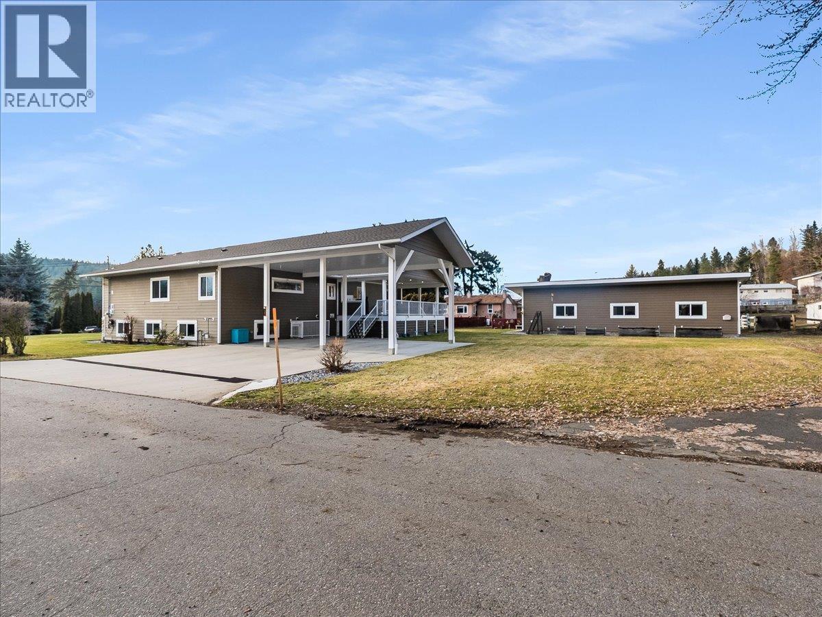 8480 Highway 22a, Trail, British Columbia  V1R 4W8 - Photo 51 - 10373003