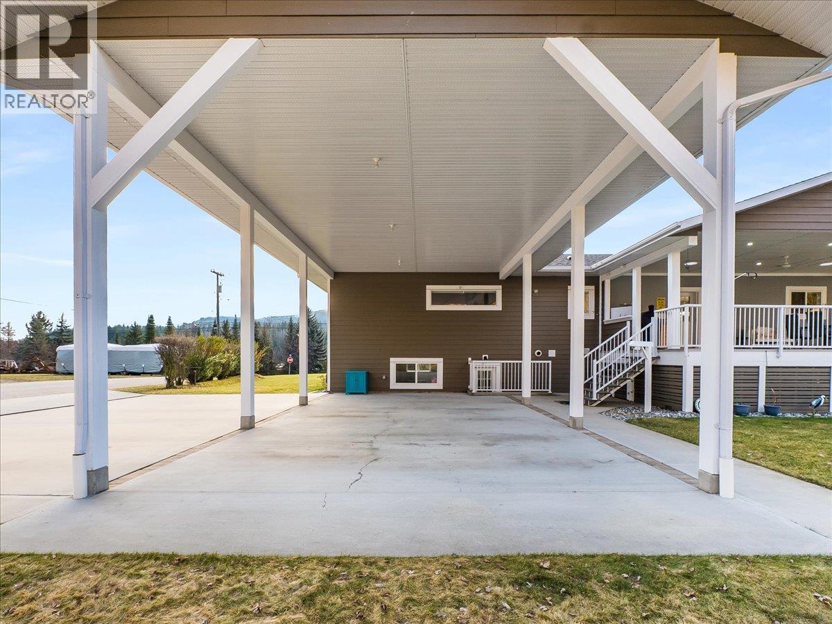 8480 Highway 22a, Trail, British Columbia  V1R 4W8 - Photo 54 - 10373003