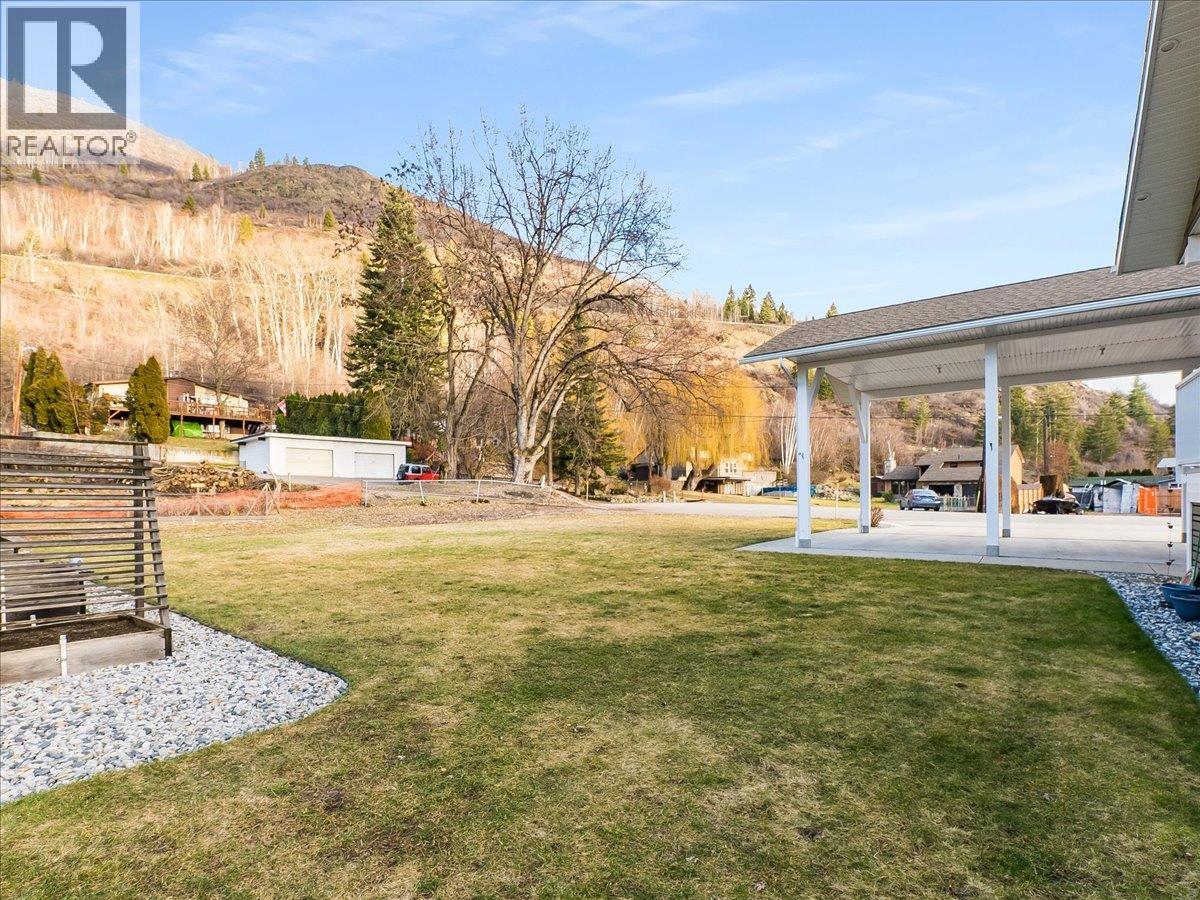8480 Highway 22a, Trail, British Columbia  V1R 4W8 - Photo 56 - 10373003