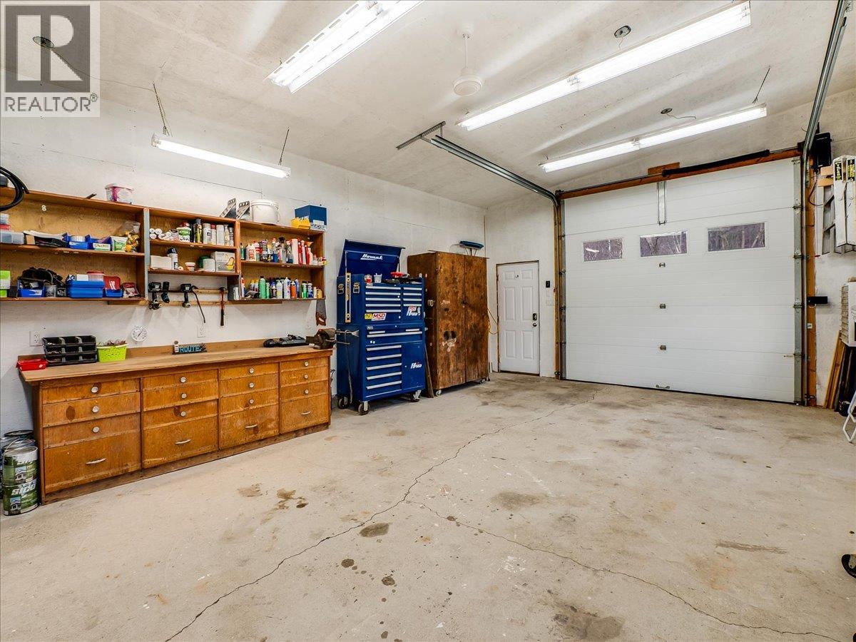 8480 Highway 22a, Trail, British Columbia  V1R 4W8 - Photo 61 - 10373003