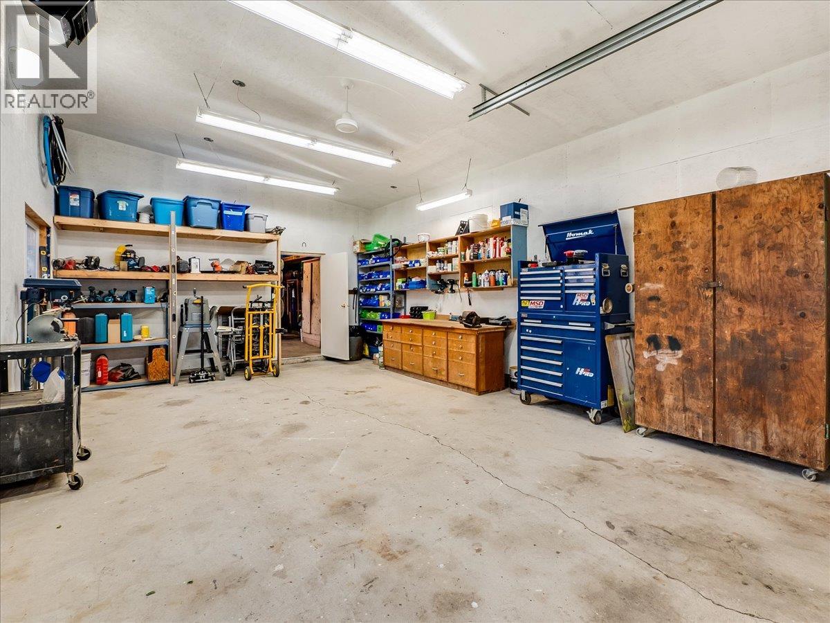 8480 Highway 22a, Trail, British Columbia  V1R 4W8 - Photo 62 - 10373003