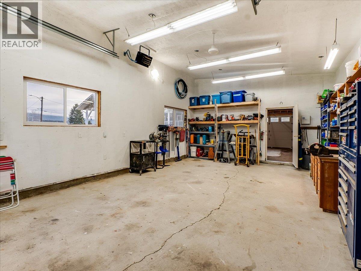 8480 Highway 22a, Trail, British Columbia  V1R 4W8 - Photo 63 - 10373003