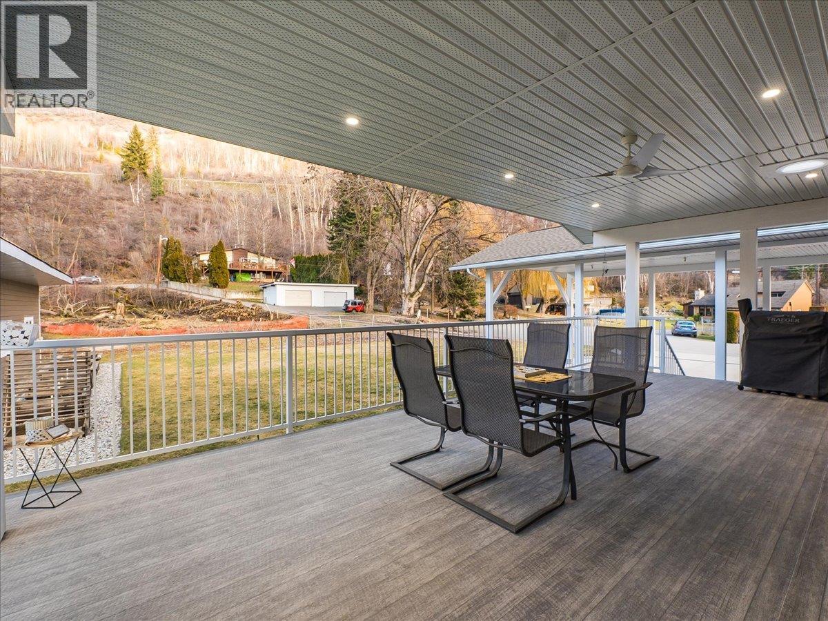 8480 Highway 22a, Trail, British Columbia  V1R 4W8 - Photo 65 - 10373003