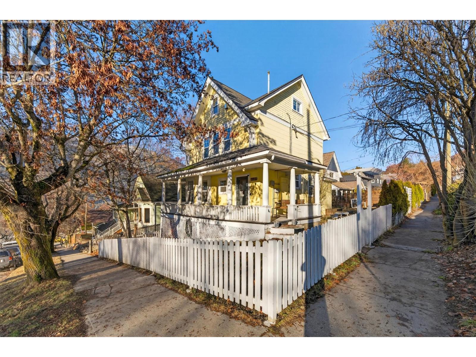 723 HENDRYX Street, nelson, British Columbia