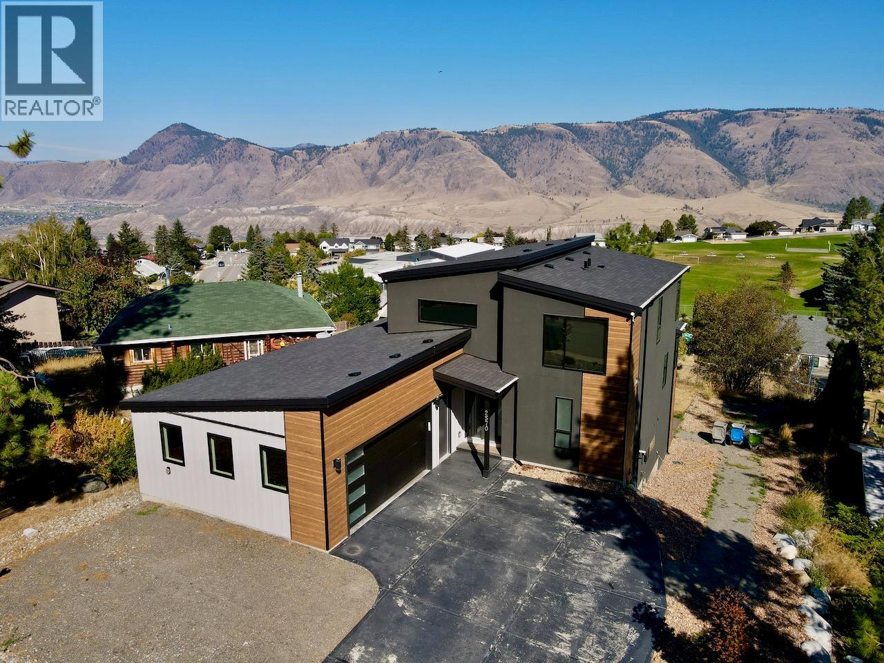 2570 Skeena Dr. Drive, Kamloops, British Columbia  V2E 1V5 - Photo 2 - 10373350