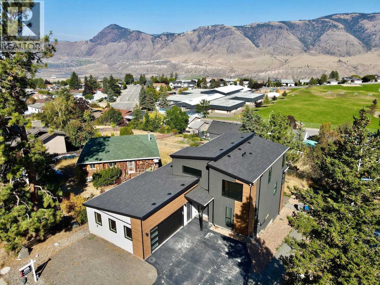 2570 Skeena Dr. Drive, Kamloops, British Columbia  V2E 1V5 - Photo 3 - 10373350