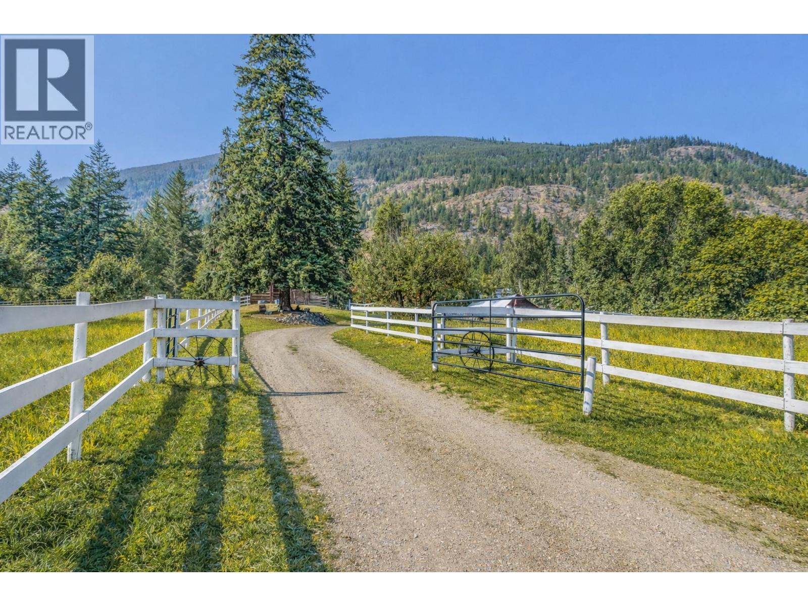 6171 50 Street NW, salmon arm, British Columbia