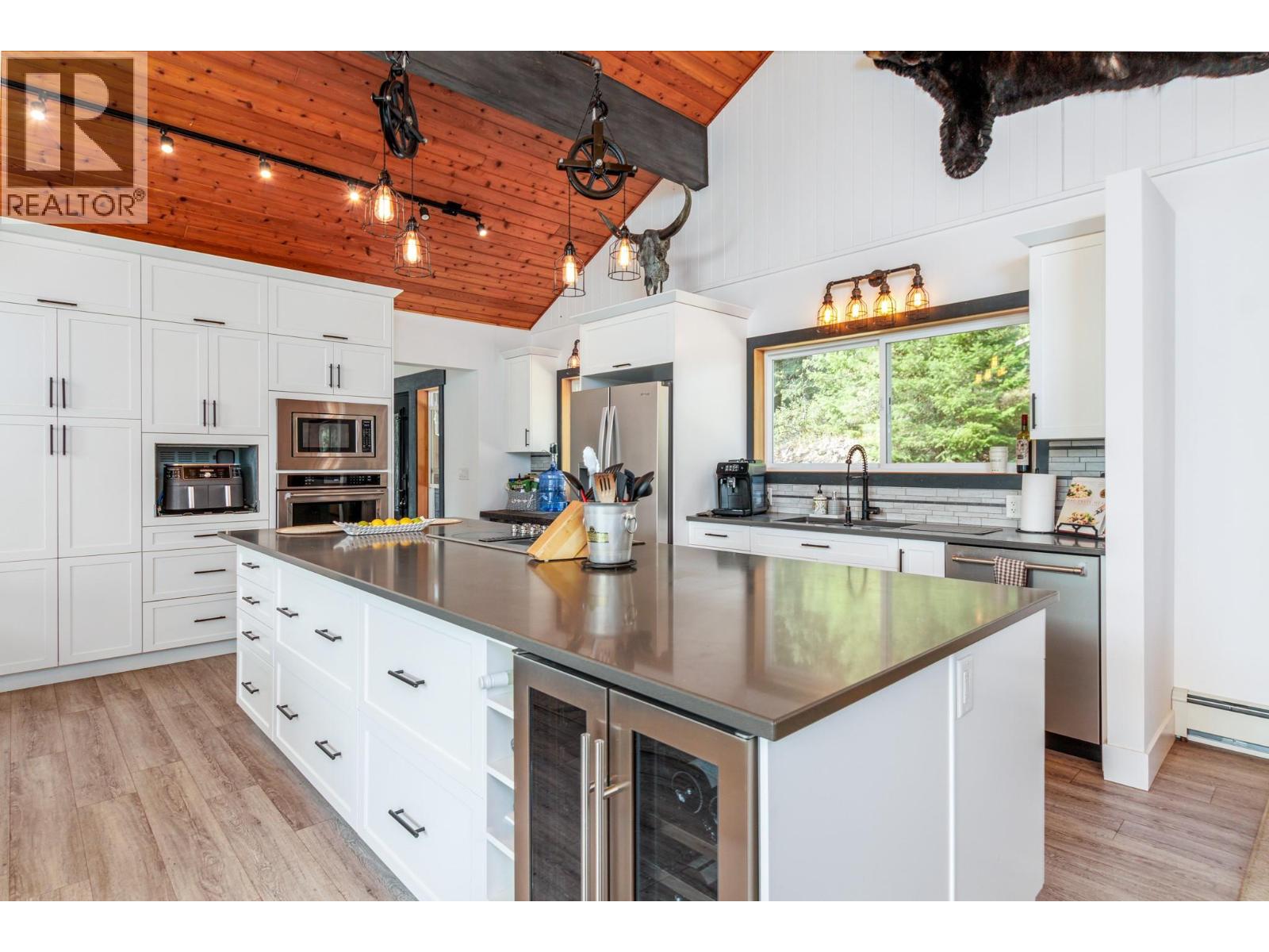 6171 50 Street Nw, Salmon Arm, British Columbia  V1E 3A6 - Photo 10 - 10373228