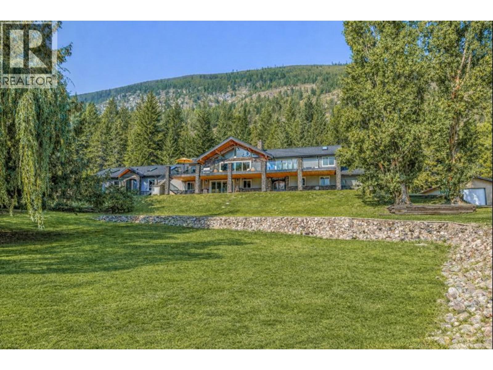 6171 50 Street Nw, Salmon Arm, British Columbia  V1E 3A6 - Photo 2 - 10373228