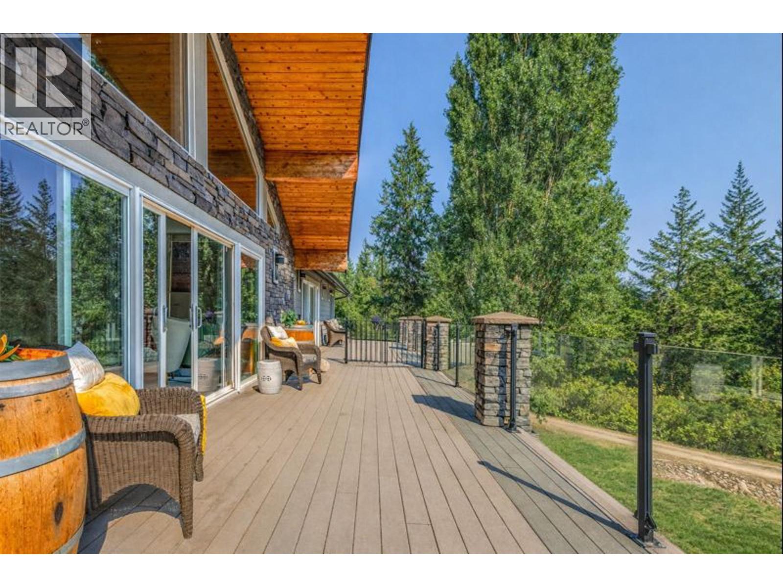 6171 50 Street Nw, Salmon Arm, British Columbia  V1E 3A6 - Photo 22 - 10373228