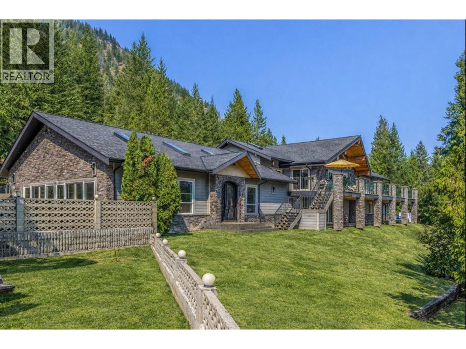 6171 50 Street Nw, Salmon Arm, British Columbia  V1E 3A6 - Photo 34 - 10373228