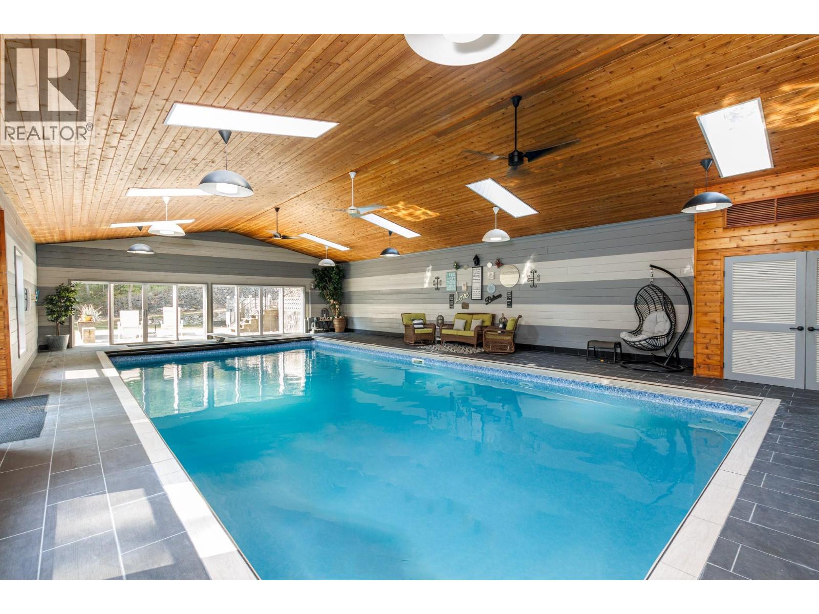 6171 50 Street Nw, Salmon Arm, British Columbia  V1E 3A6 - Photo 4 - 10373228