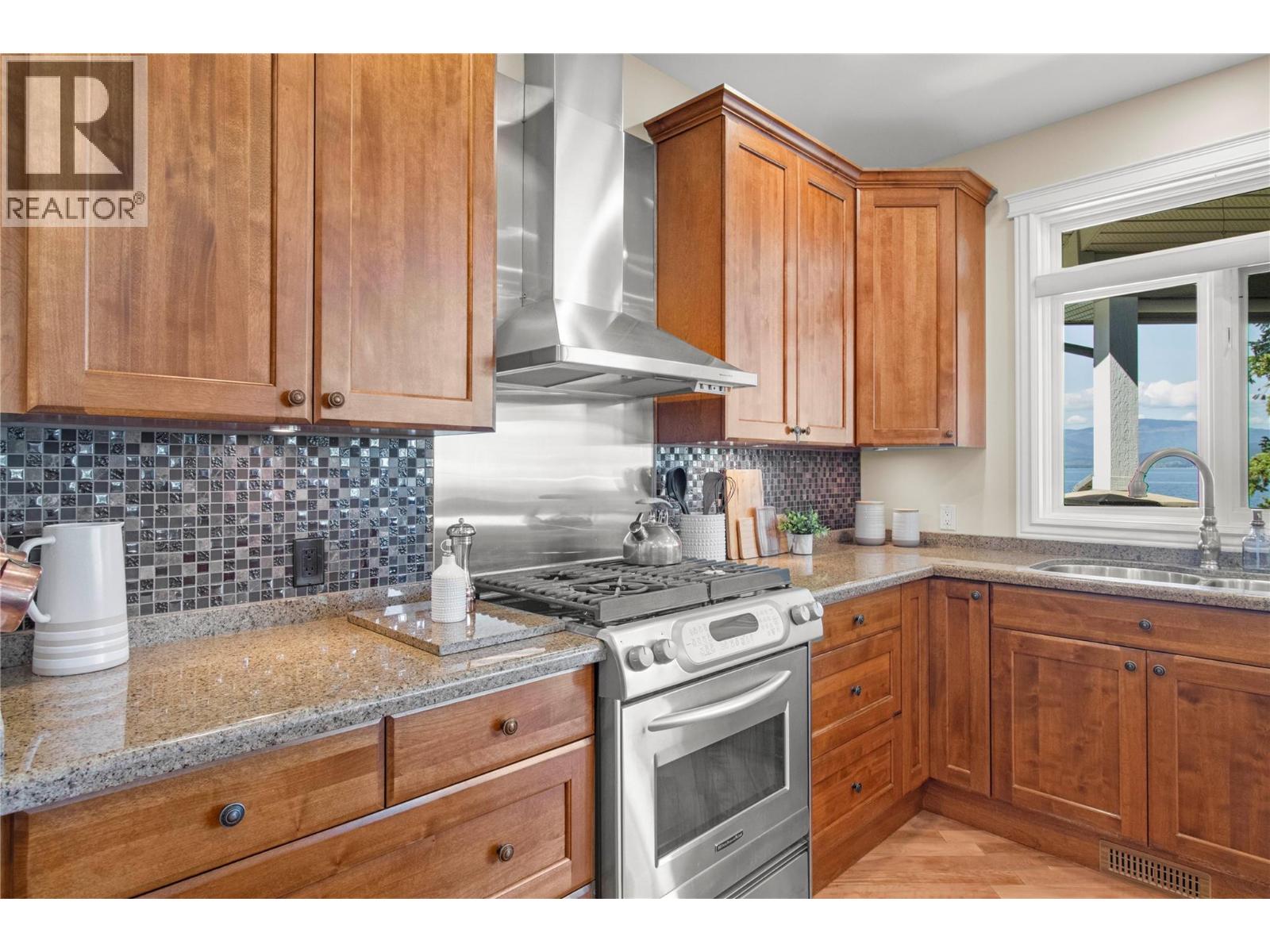 3011 Durham Road, Sorrento, British Columbia  V0E 2W2 - Photo 24 - 10373264
