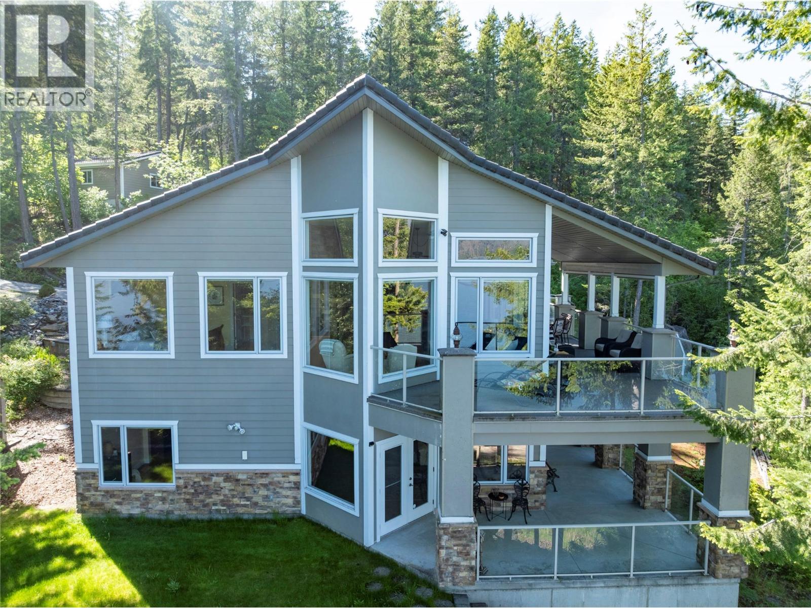 3011 Durham Road, Sorrento, British Columbia  V0E 2W2 - Photo 4 - 10373264