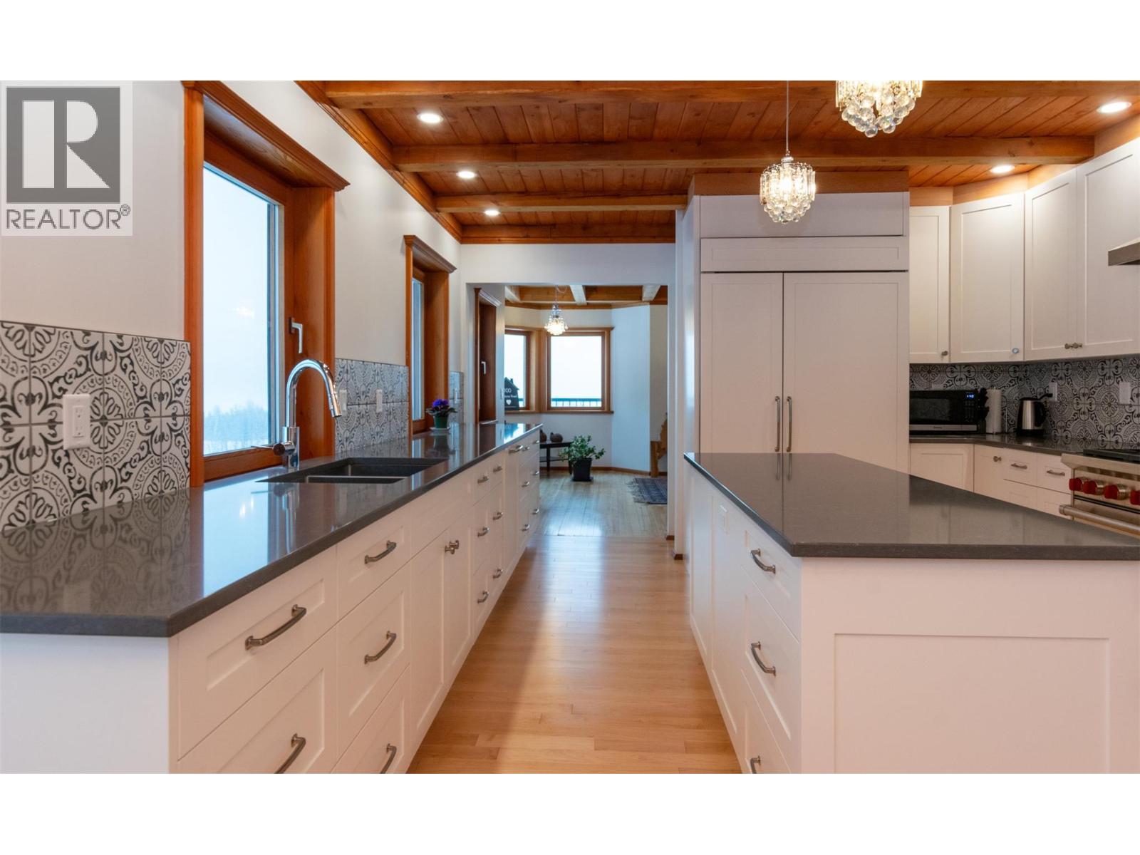 100 Lidstone Road, Salmon Arm, British Columbia  V1E 2Y1 - Photo 16 - 10373217