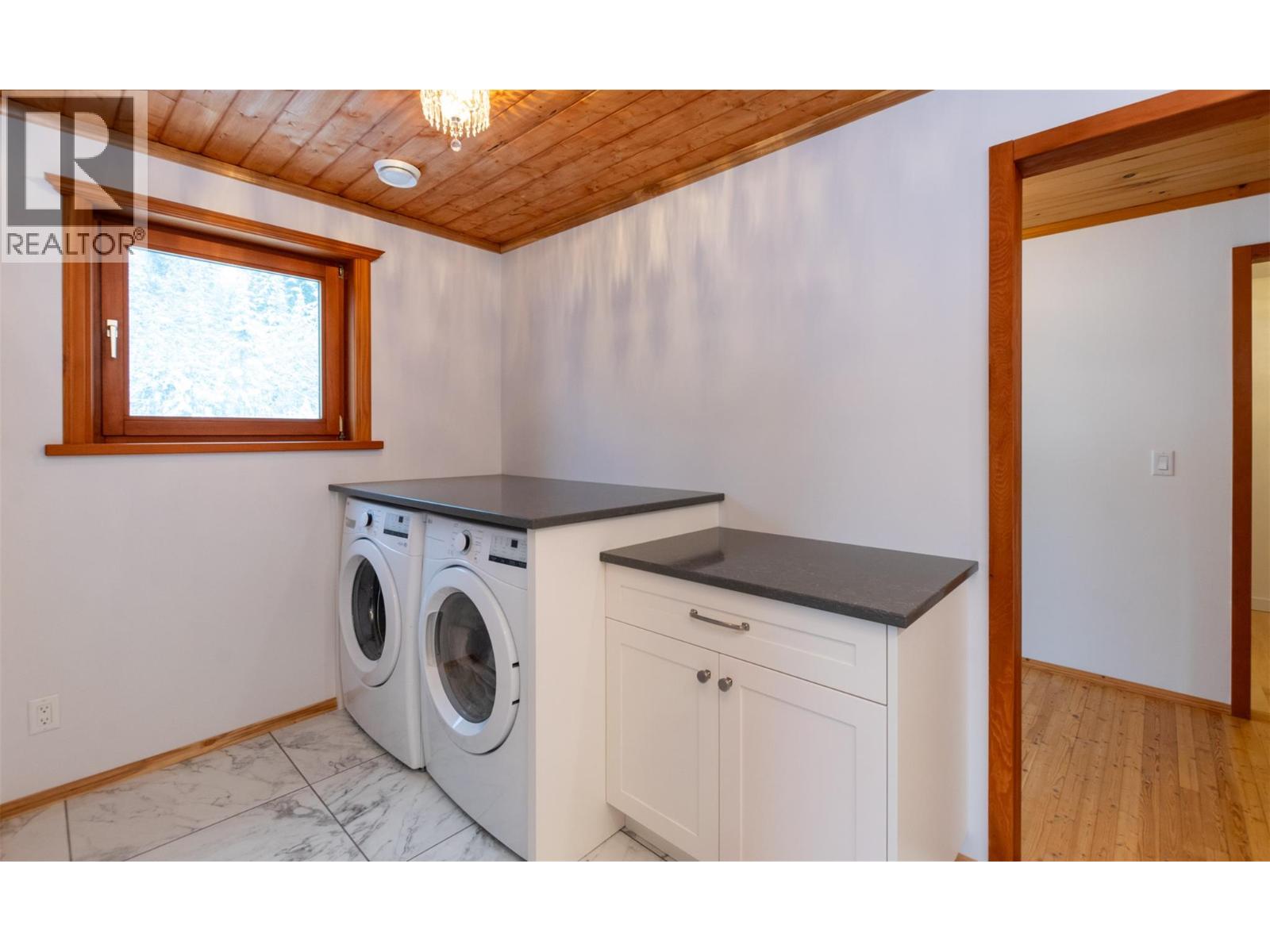 100 Lidstone Road, Salmon Arm, British Columbia  V1E 2Y1 - Photo 26 - 10373217