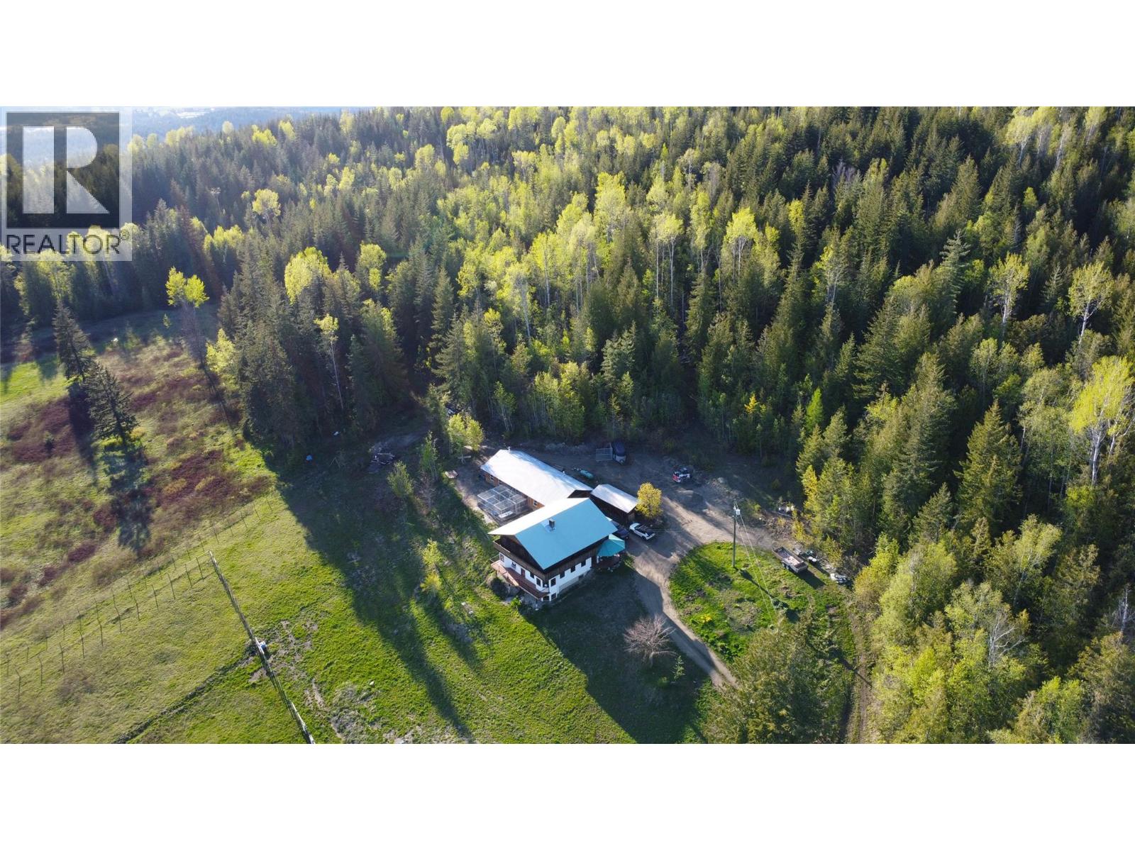 100 Lidstone Road, Salmon Arm, British Columbia  V1E 2Y1 - Photo 3 - 10373217