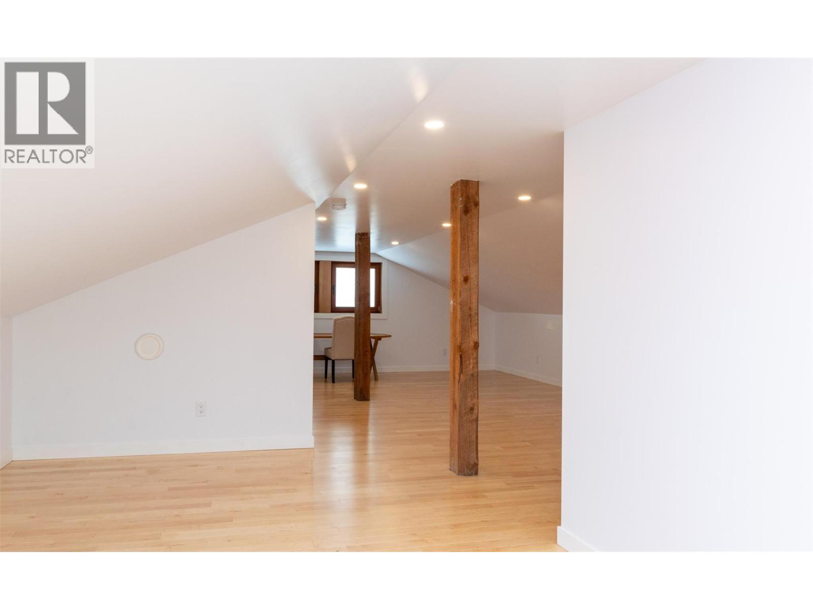 100 Lidstone Road, Salmon Arm, British Columbia  V1E 2Y1 - Photo 31 - 10373217