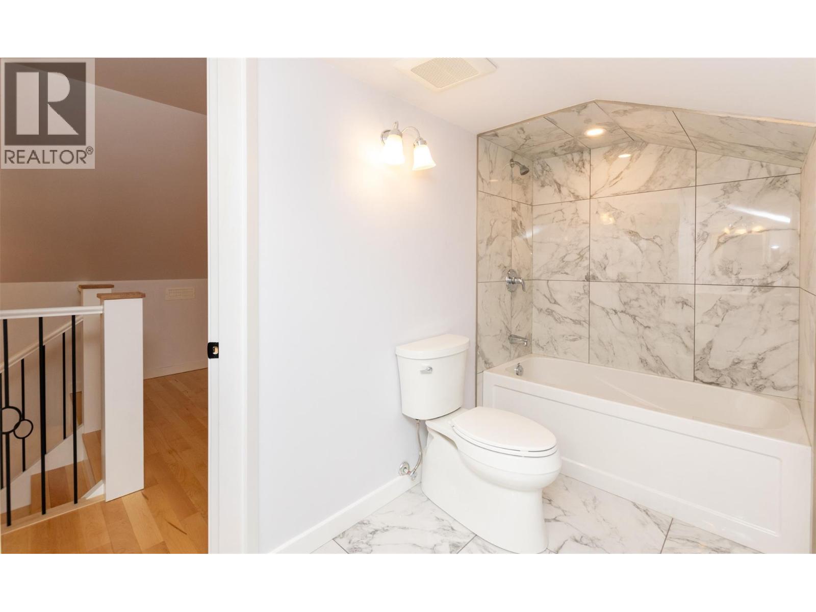 100 Lidstone Road, Salmon Arm, British Columbia  V1E 2Y1 - Photo 32 - 10373217