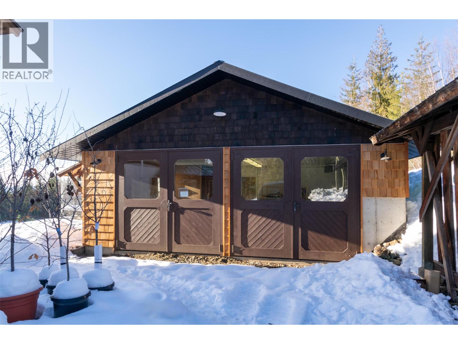 100 Lidstone Road, Salmon Arm, British Columbia  V1E 2Y1 - Photo 38 - 10373217