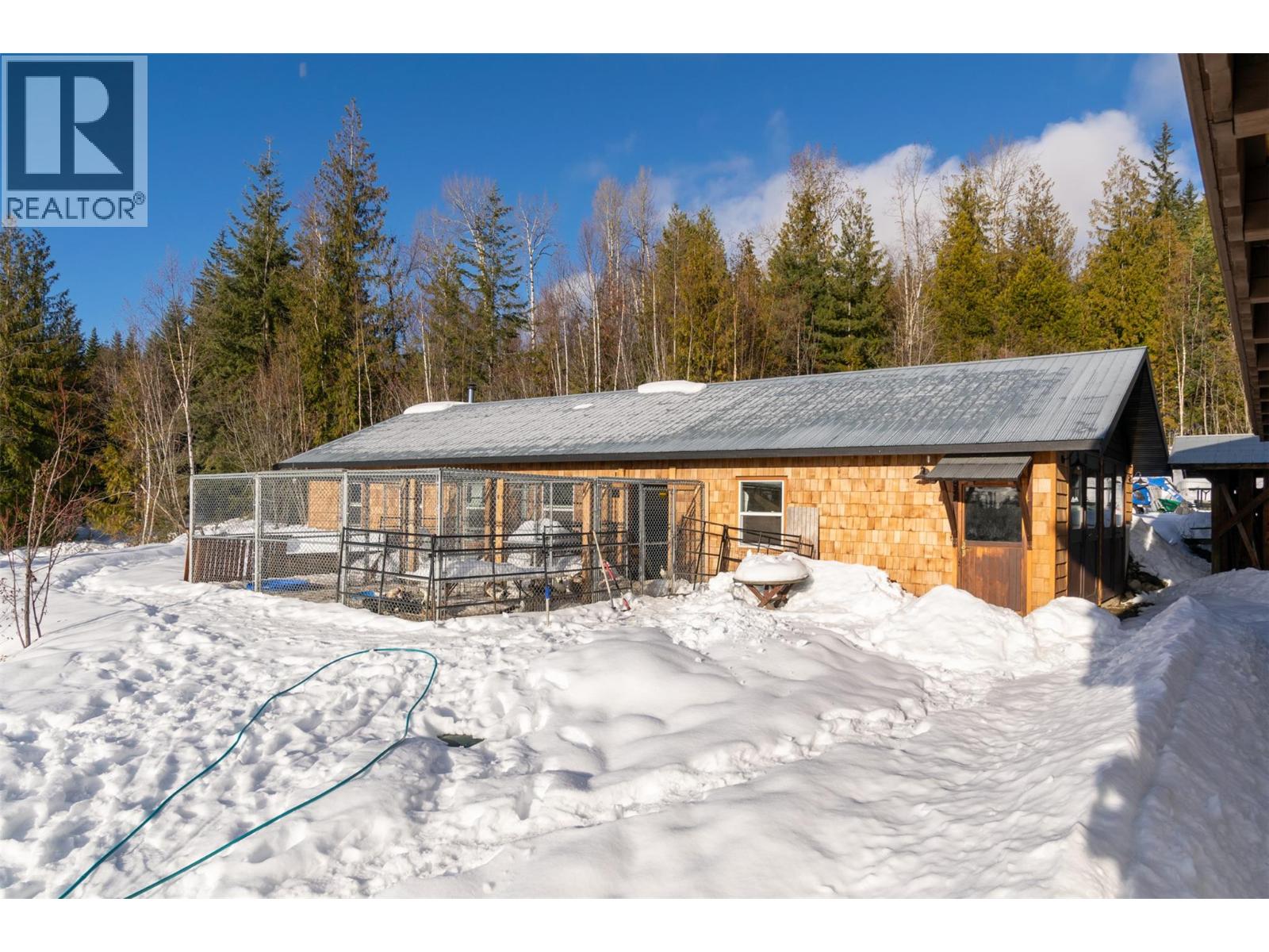 100 Lidstone Road, Salmon Arm, British Columbia  V1E 2Y1 - Photo 39 - 10373217
