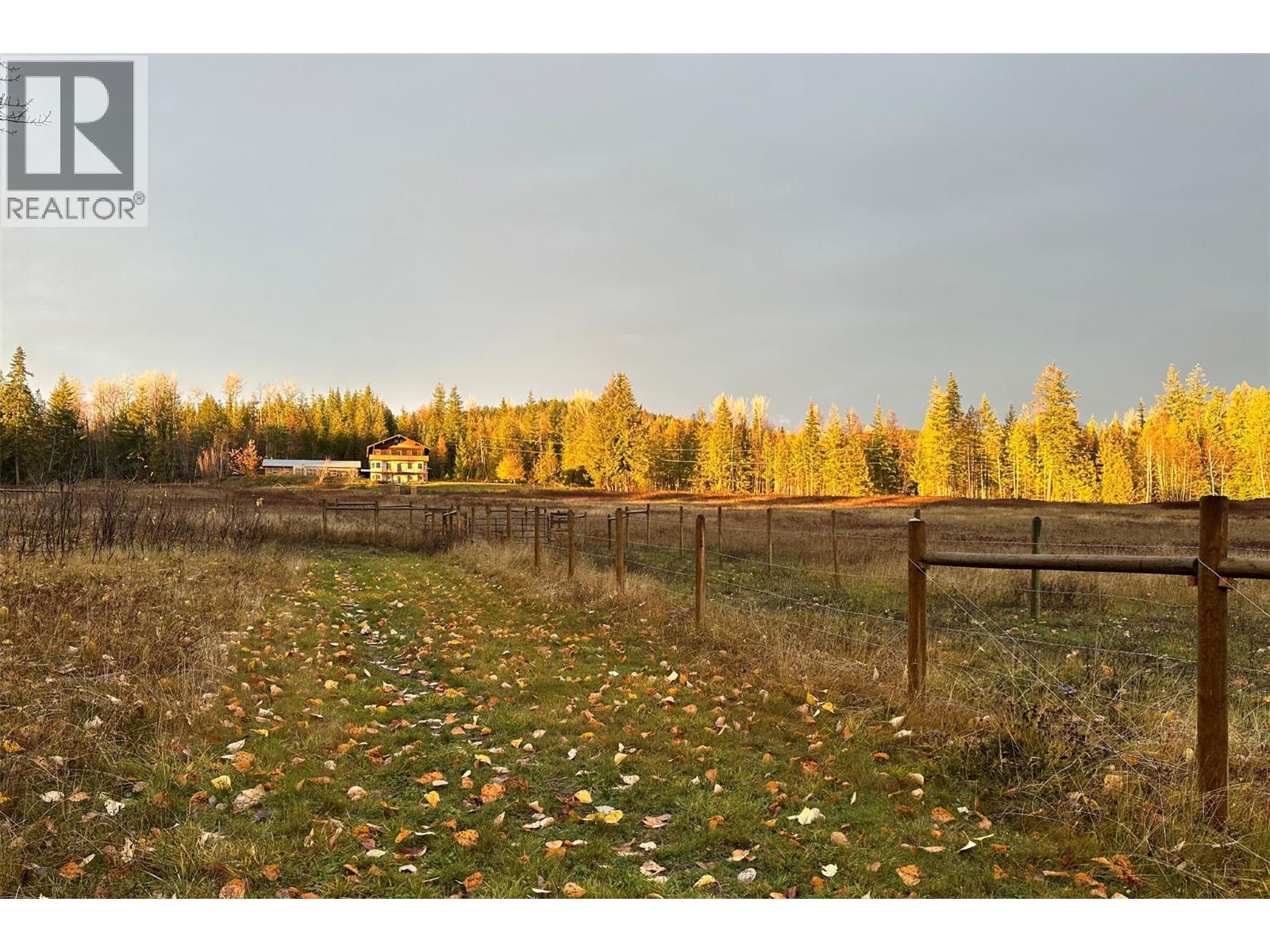 100 Lidstone Road, Salmon Arm, British Columbia  V1E 2Y1 - Photo 44 - 10373217