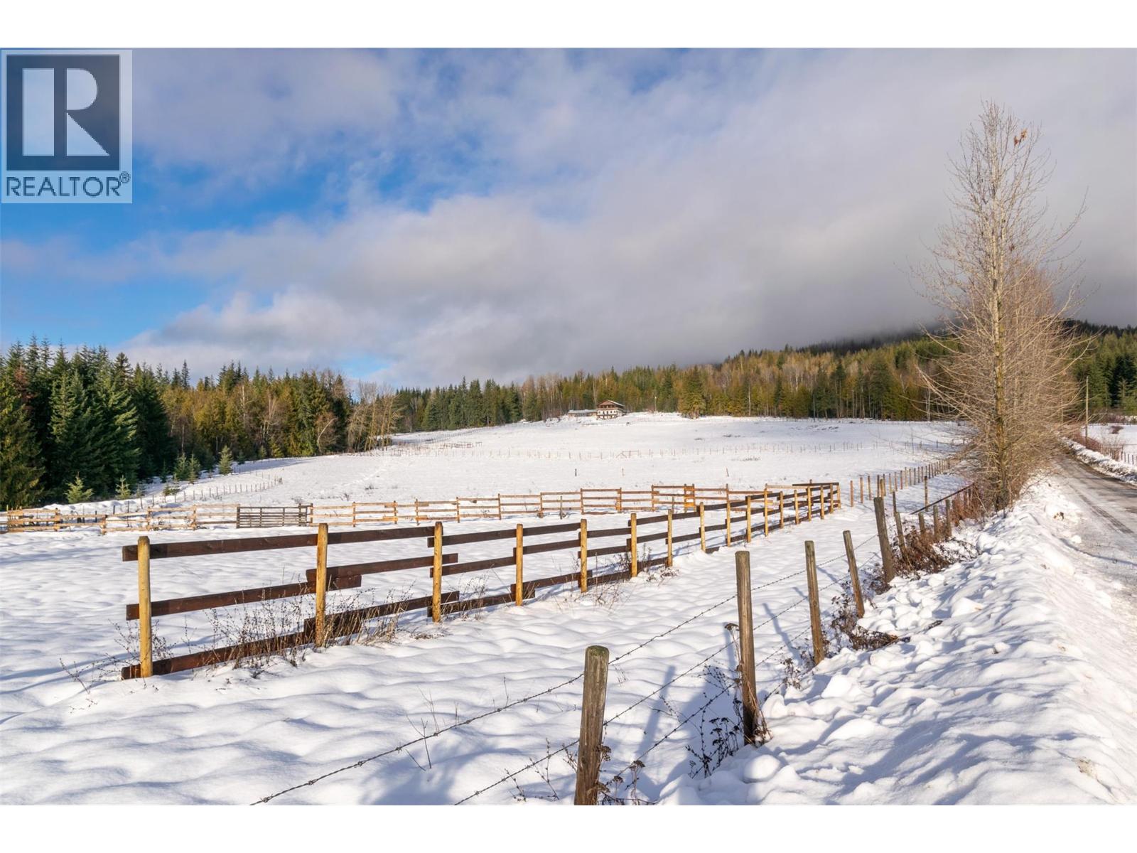 100 Lidstone Road, Salmon Arm, British Columbia  V1E 2Y1 - Photo 47 - 10373217