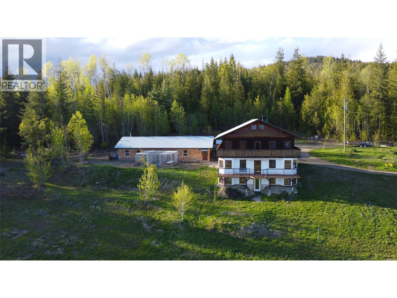 100 Lidstone Road, Salmon Arm, British Columbia  V1E 2Y1 - Photo 5 - 10373217