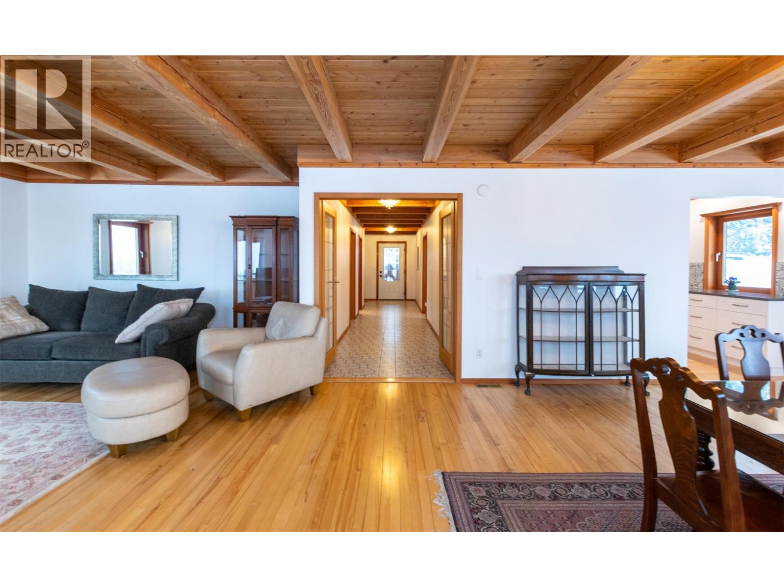 100 Lidstone Road, Salmon Arm, British Columbia  V1E 2Y1 - Photo 7 - 10373217