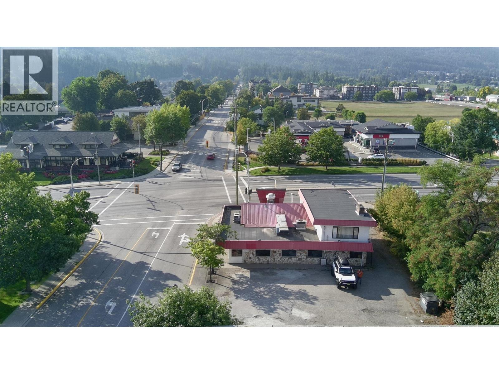 21 & 61 Shuswap Street Nw, Salmon Arm, British Columbia  V1E 4N7 - Photo 13 - 10373348
