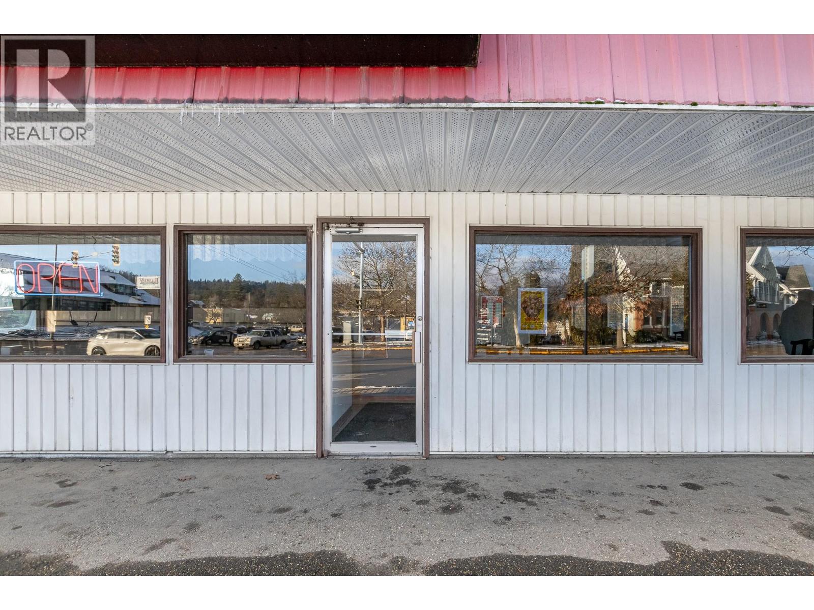 21 & 61 Shuswap Street Nw, Salmon Arm, British Columbia  V1E 4N7 - Photo 5 - 10373348