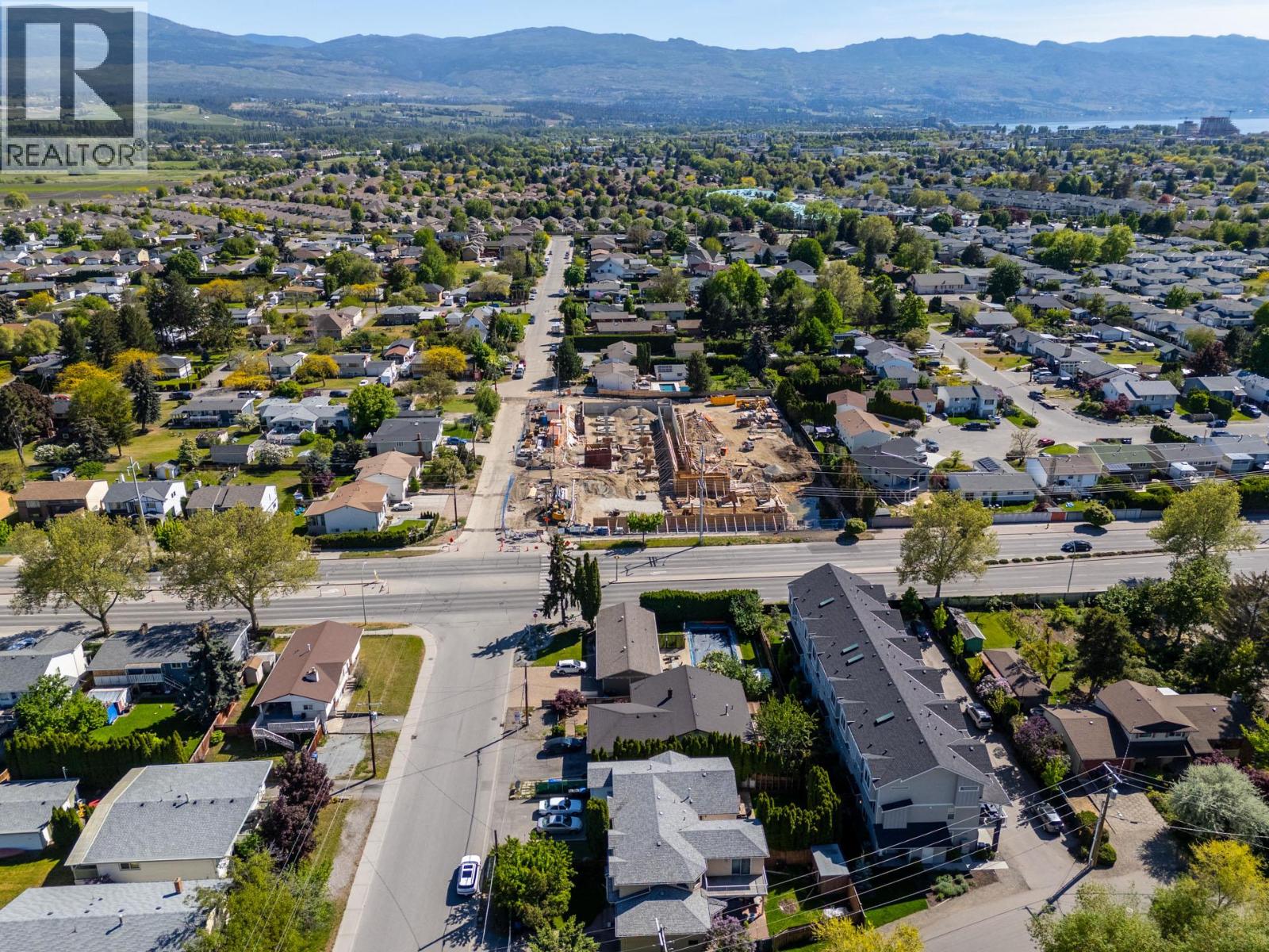 2024 Wilkinson Street, Kelowna, British Columbia  V1Y 3Z8 - Photo 2 - 10373329