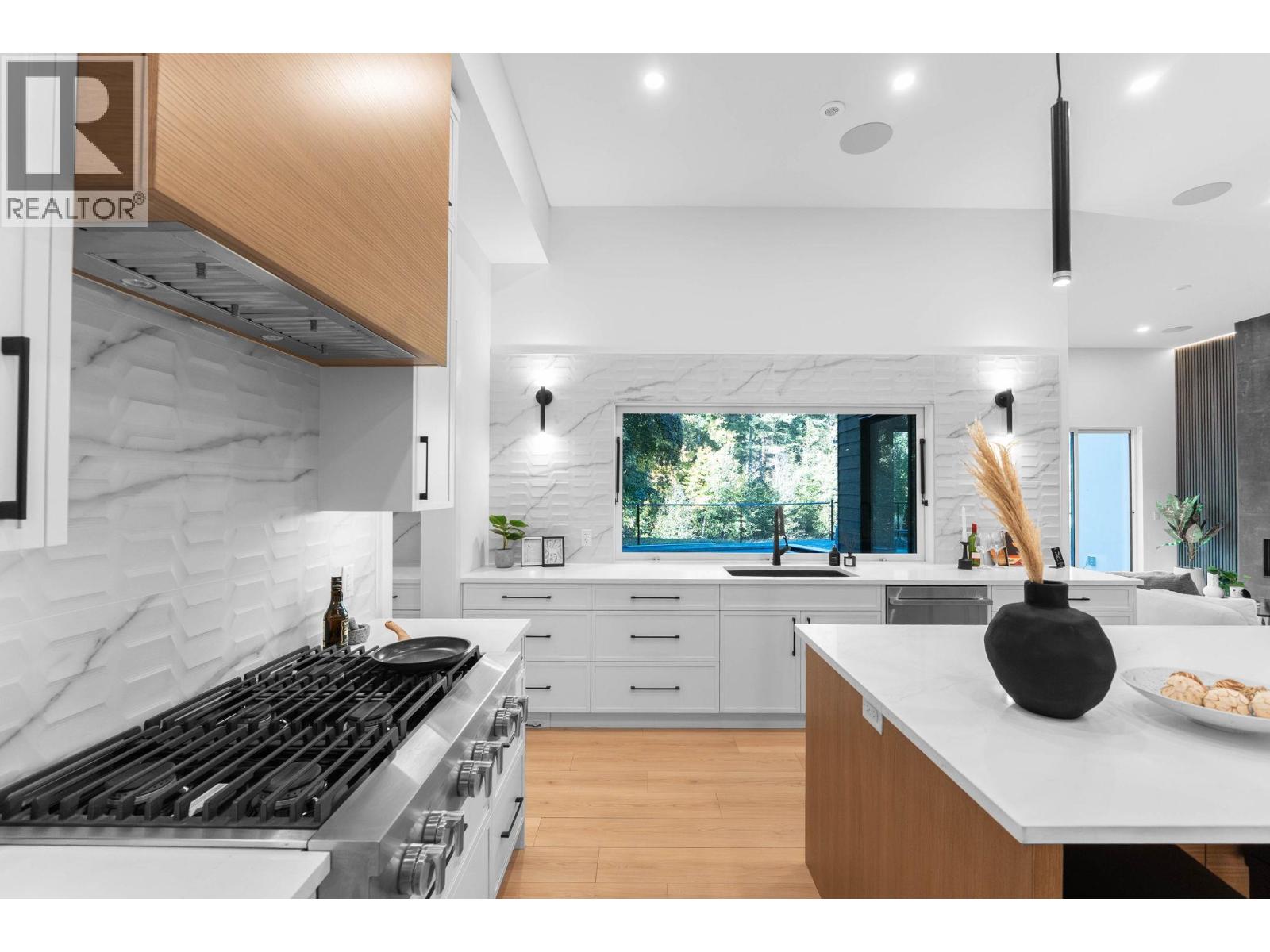 4630 Mcclure Road, Kelowna, British Columbia  V1W 1L6 - Photo 12 - 10373247