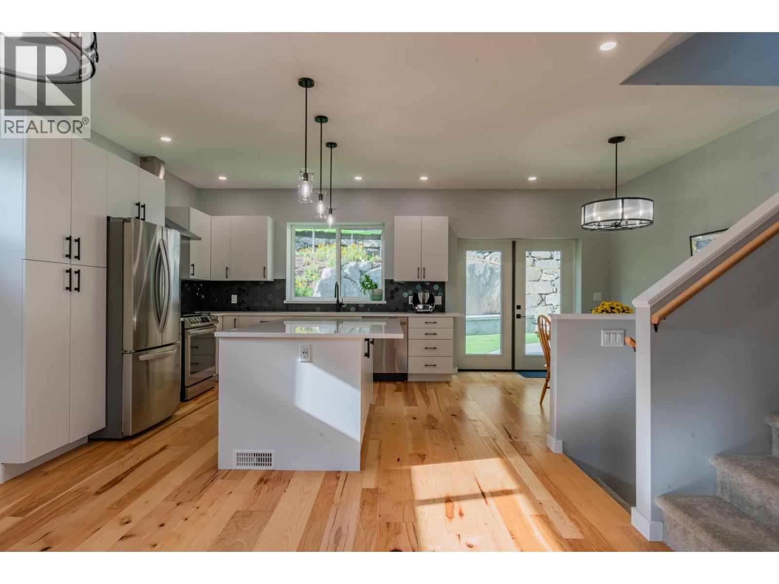 934 Redstone Drive, Rossland, British Columbia  V0G 1Y0 - Photo 4 - 10373382
