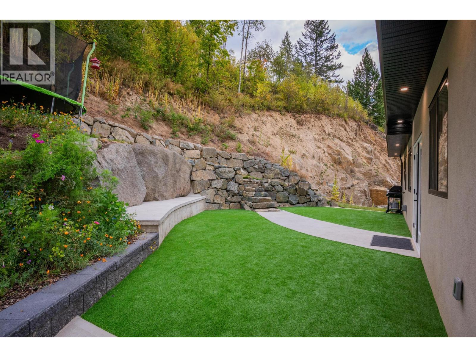 934 Redstone Drive, Rossland, British Columbia  V0G 1Y0 - Photo 9 - 10373382