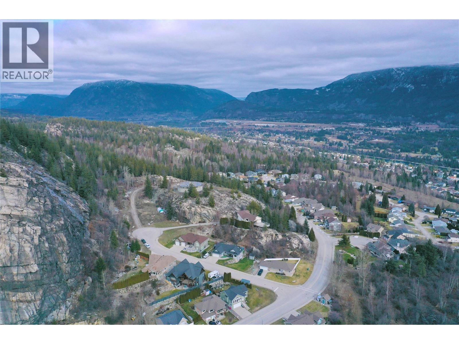 3500 14th Avenue, Castlegar, British Columbia  V1N 3X7 - Photo 2 - 10373331