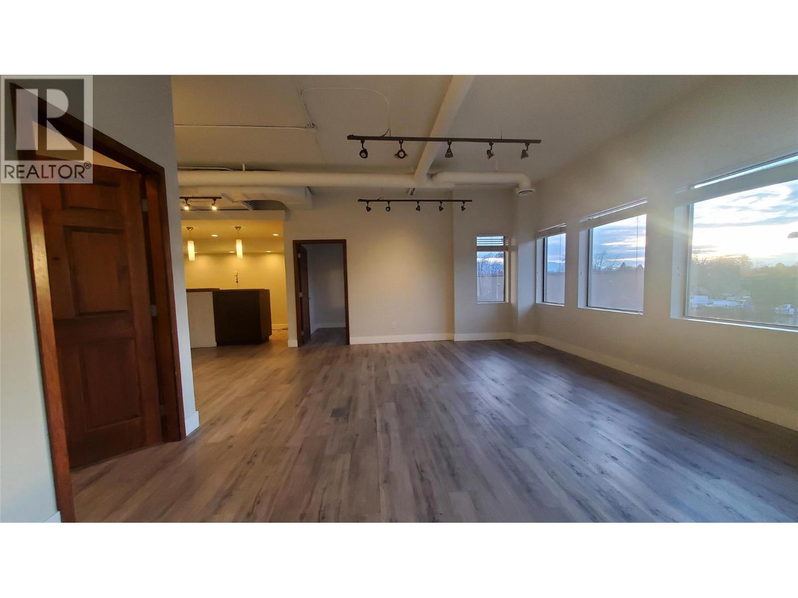 1740 Gordon Drive Unit# 204, Kelowna, British Columbia  V1Y 3H2 - Photo 4 - 10373411