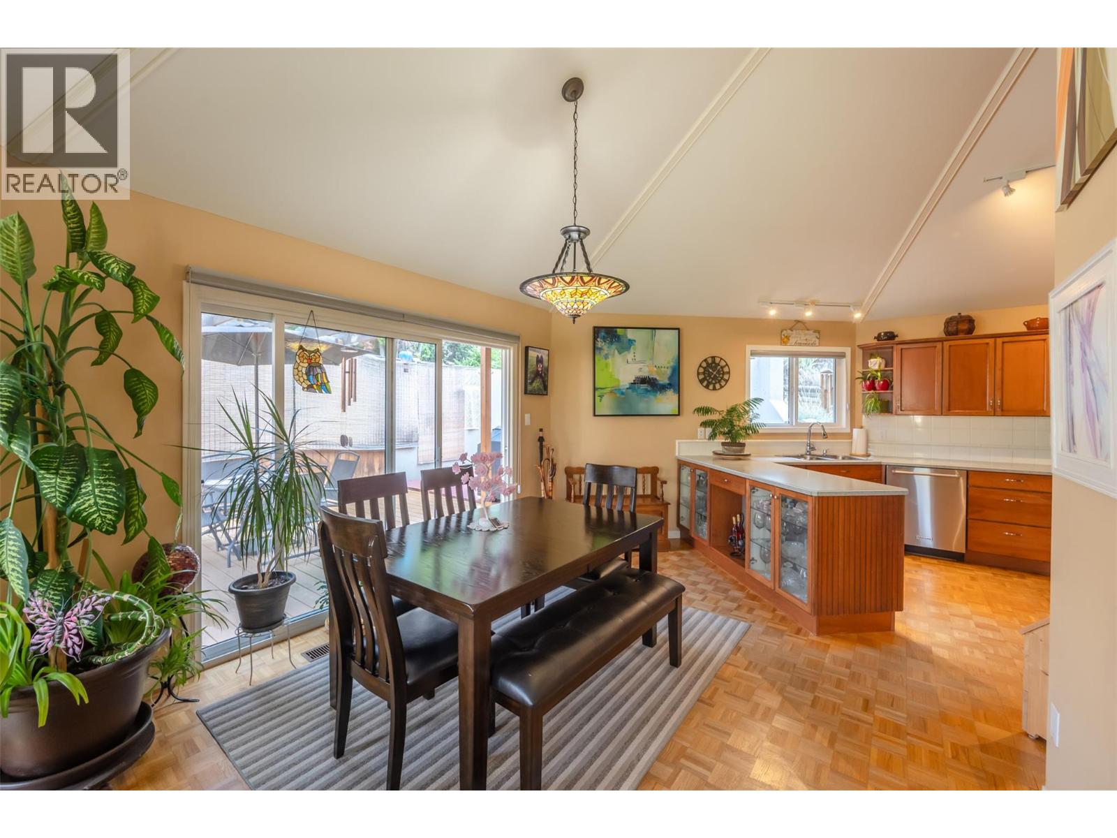 4744 Lakeside Road, Penticton, British Columbia  V2A 8W6 - Photo 10 - 10373263