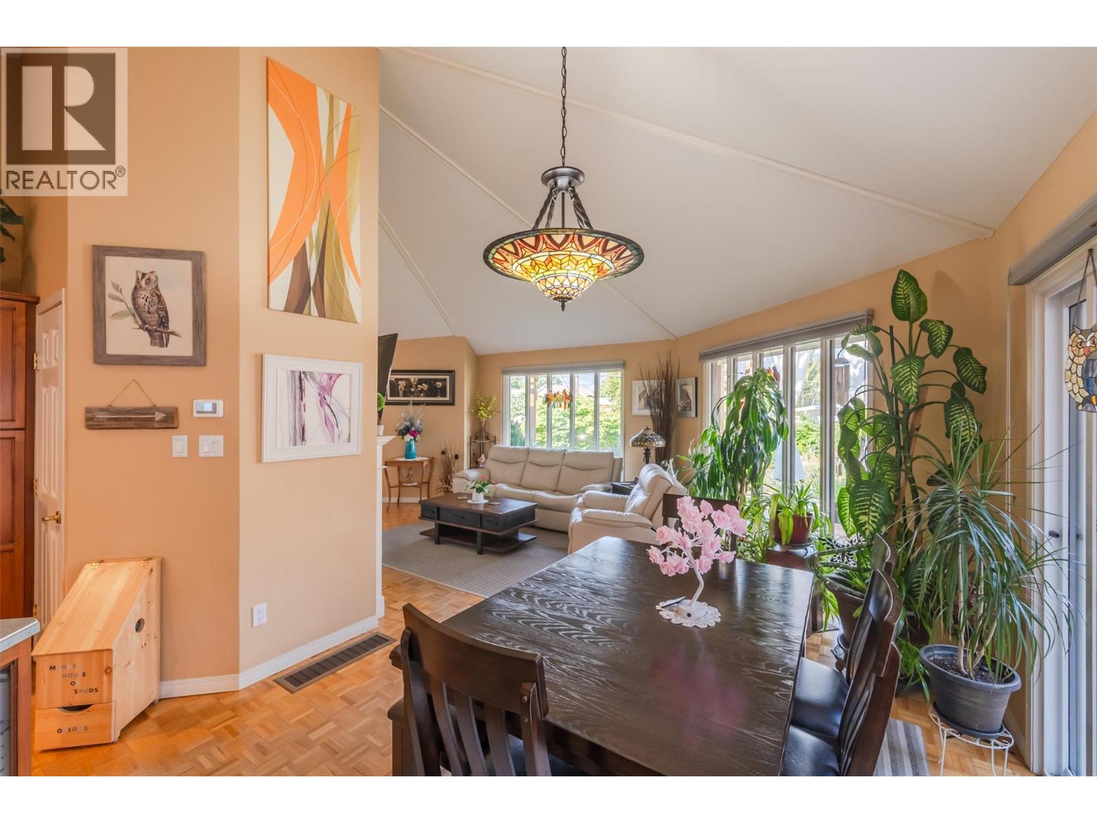 4744 Lakeside Road, Penticton, British Columbia  V2A 8W6 - Photo 11 - 10373263